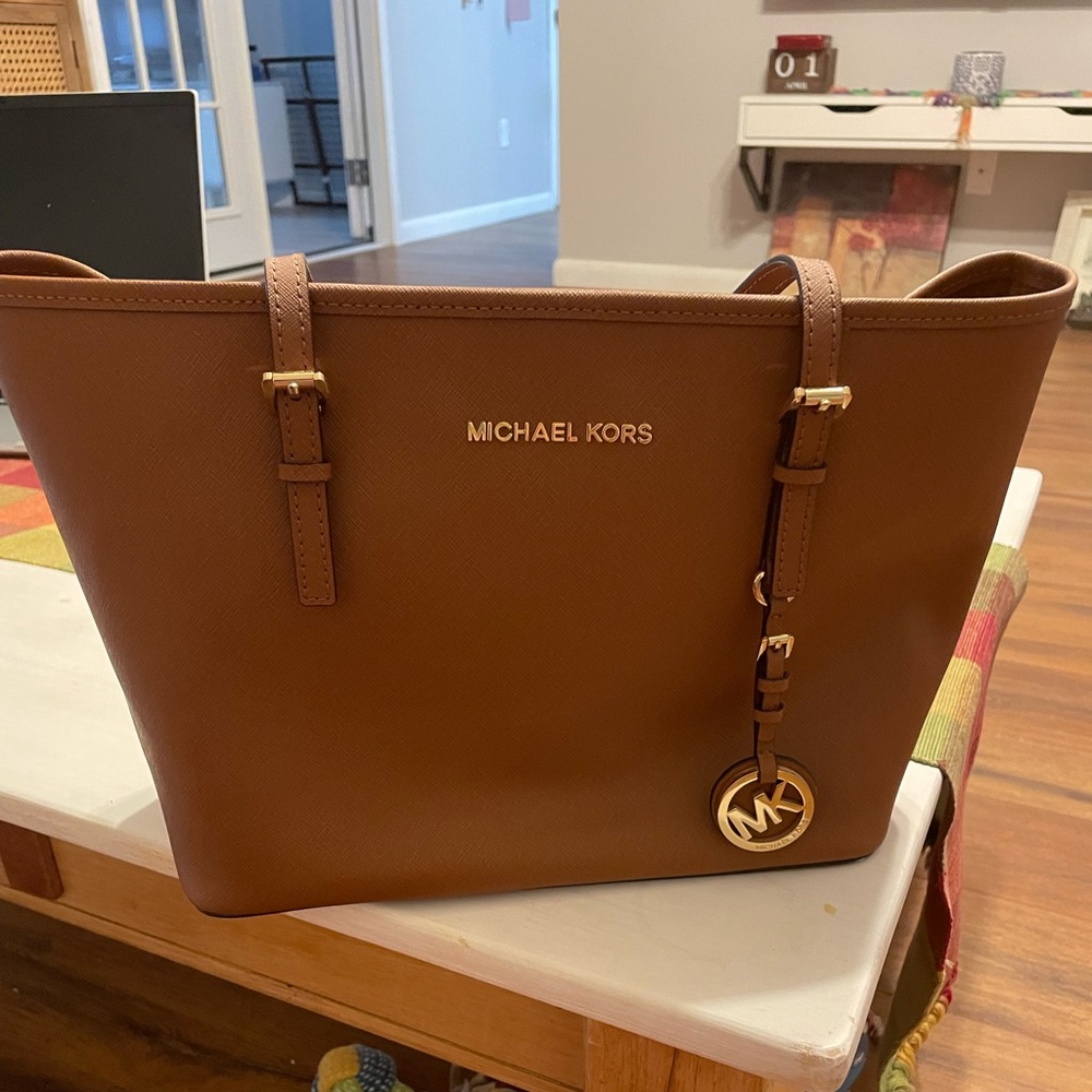 Michael Kors jet set tote bag